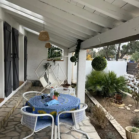 بيت للعطل Dacova *